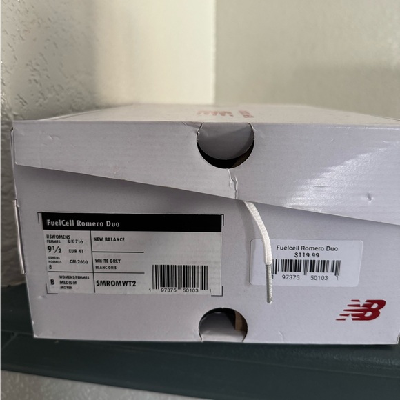 New Balance Women’s Metal Softball Cleats - Picture 8 of 8